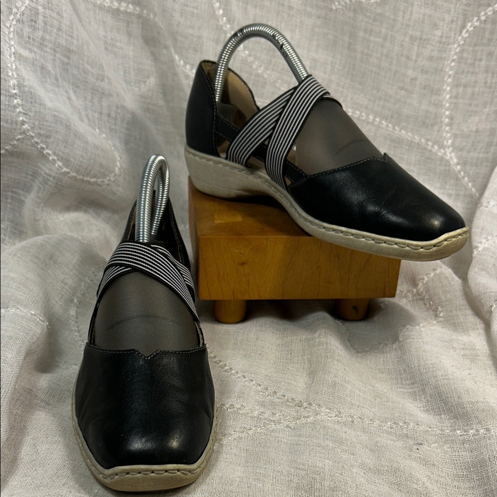 Remonte leather elegant flats with criss cross elastic bands for extra support